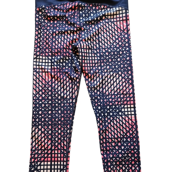 Under Armour Heatgear Printed Navy Pink Capri Leggings Woman Size Small Capri - Picture 4 of 6